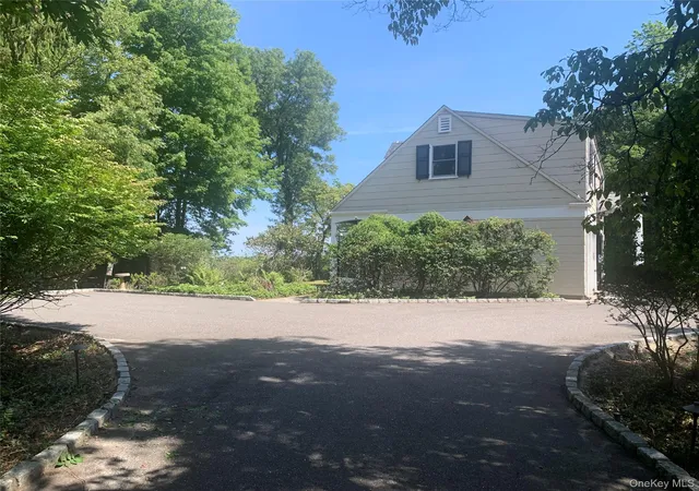 2nd image of 105 Laurel Ln, Brookhaven, NY 11777 | MLS# 1041354