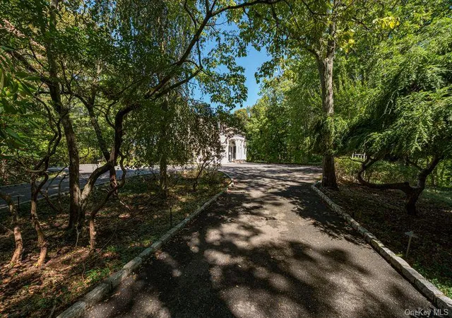 Photo 2 of Single family home for sale at 105 Laurel Ln, Brookhaven, NY 11777 | MLS# 1041354 | Listing updated on 2026-09-04