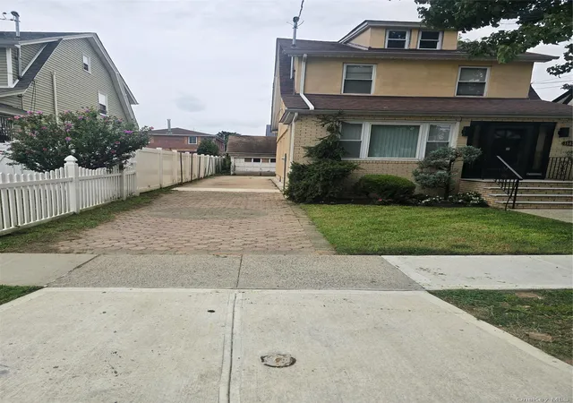 Photo 3 of Single family home for sale at 11428 175th Street, New York, NY 11434 | MLS# 1041375 | Listing updated on 2026-08-30