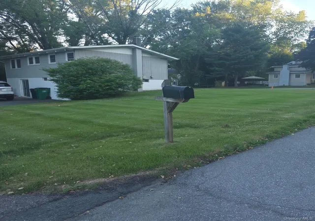 1st image of 11 Laurie Ln, Newburgh (town), NY 12550 | MLS# 1041394