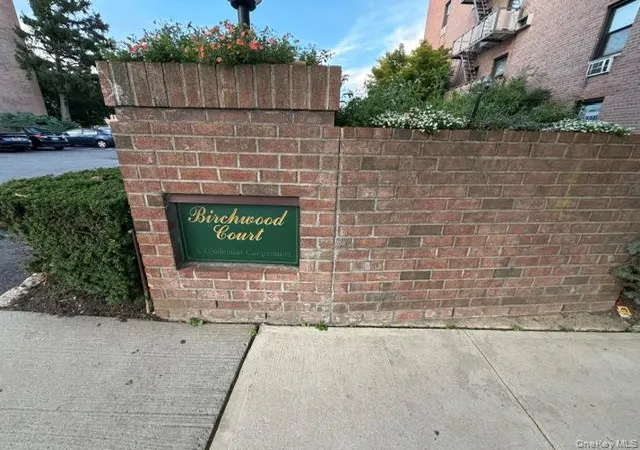 1st image of 3 Birchwood Ct, Hempstead, NY 11501