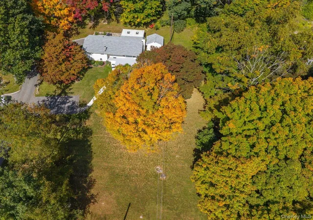 Photo 3 of Single family home for sale at 18 Blueberry Hl Rd, Carmel, NY 10541 | MLS# 1041553 | Listing updated on 2026-10-09