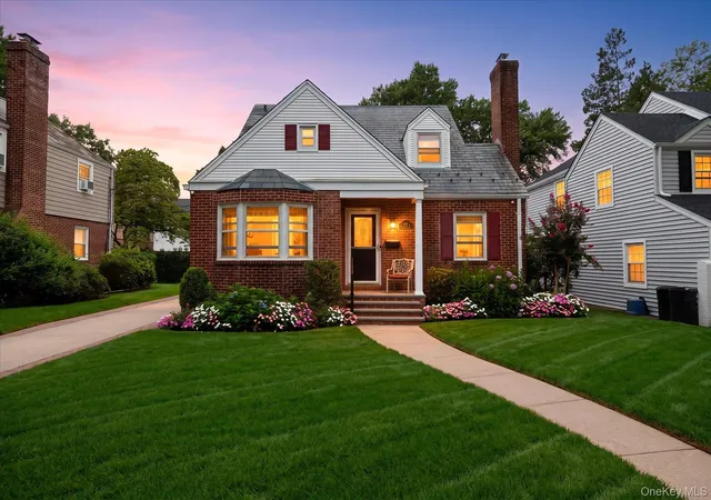 Photo 2 of Single family home for sale at 146 Beverly Ave, Hempstead, NY 11001 | MLS# 1041567 | Listing updated on 2026-09-26