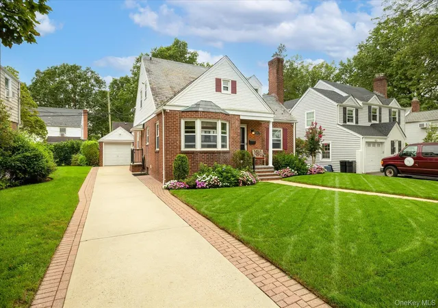 Photo 3 of Single family home for sale at 146 Beverly Ave, Hempstead, NY 11001 | MLS# 1041567 | Listing updated on 2026-09-26