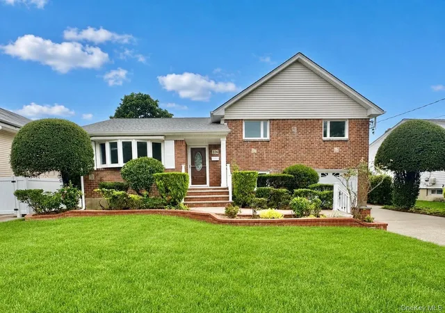 Photo 1 of Single family home for sale at 226 Vincent Dr, Hempstead, NY 11554 | MLS# 1041590 | Listing updated on 2026-09-13