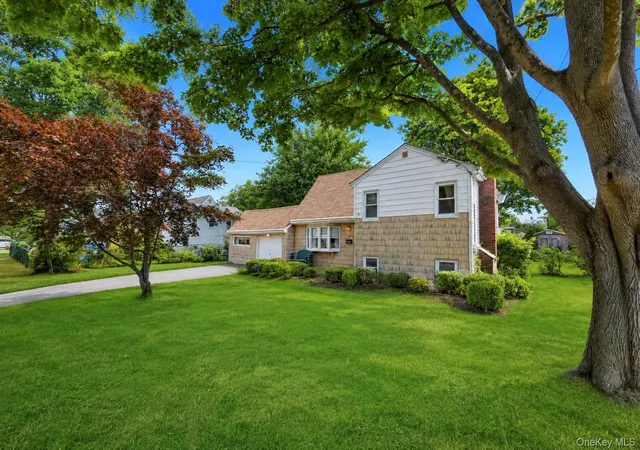Photo 3 of Sale Pending at 1425 Pine Dr, Islip, NY 11706 | MLS# 1041672 | Listing updated on 2026-10-01