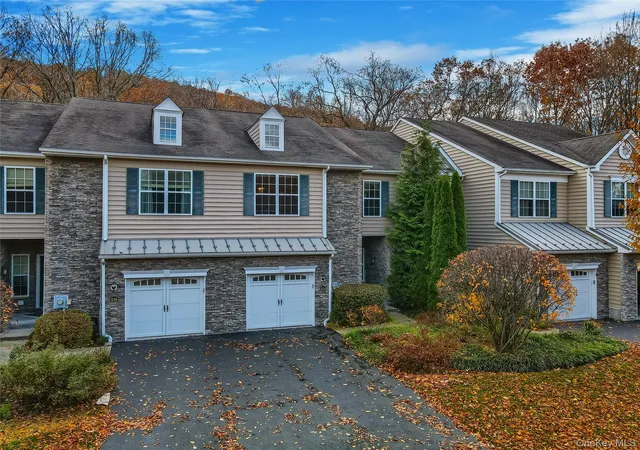 Single family home for sale at 834 Huntington Dr, Fishkill, NY 12524 | MLS# 1041673