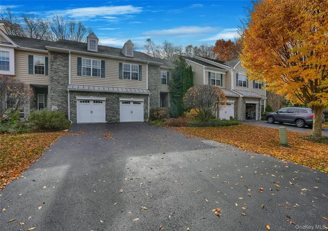 Photo 1 of Single family home for sale at 834 Huntington Dr, Fishkill, NY 12524 | MLS# 1041673 | Listing updated on 2026-09-23