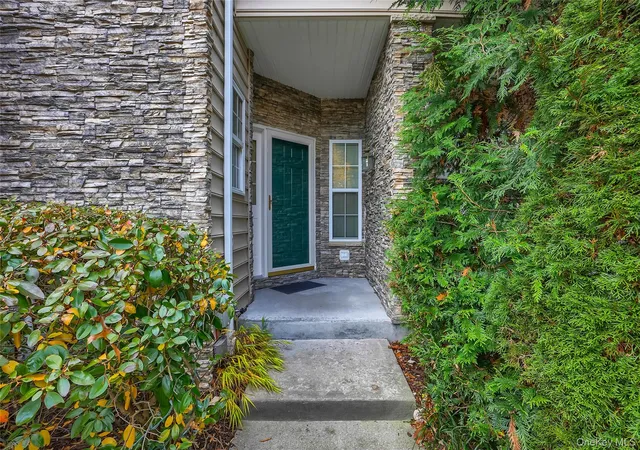 Photo 3 of Single family home for sale at 834 Huntington Dr, Fishkill, NY 12524 | MLS# 1041673 | Listing updated on 2026-09-23
