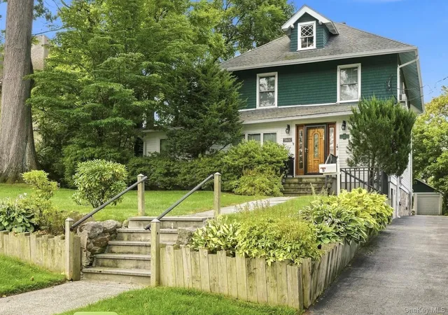 Photo 1 of Single family home for sale at 5 Woodland Pl, White Plains, NY 10606 | MLS# 1041701 | Listing updated on 2026-09-12