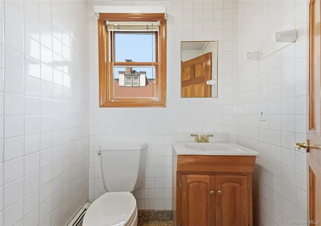 Photo 3 of Single family home for sale at 5 Woodland Pl, White Plains, NY 10606 | MLS# 1041701 | Listing updated on 2026-10-04