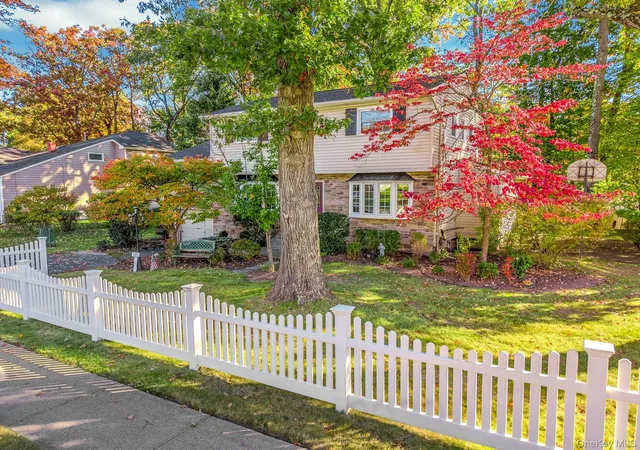 Photo 1 of Single family home for sale at 101 Shetland Dr, Clarkstown, NY 10956 | MLS# 1041713 | Listing updated on 2026-10-29