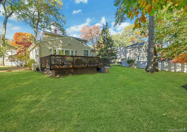 Photo 3 of Single family home for sale at 101 Shetland Dr, Clarkstown, NY 10956 | MLS# 1041713 | Listing updated on 2026-10-29