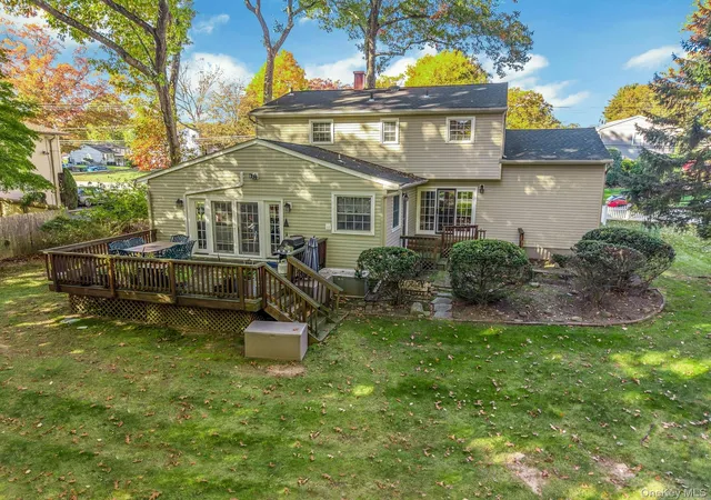 Photo 4 of Single family home for sale at 101 Shetland Dr, Clarkstown, NY 10956 | MLS# 1041713 | Listing updated on 2026-10-29