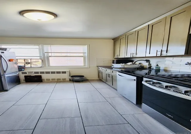 Photo 2 of House for sale at 89-15 Parsons Blvd #7N, New York, NY 11432 | MLS# 1041747 | Listing updated on 2026-10-01