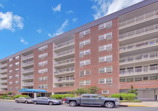 Listing Photo 2 - Condo for sale in building located at 711 Shore Rd, Hempstead, NY 11550 - Unit #1N
