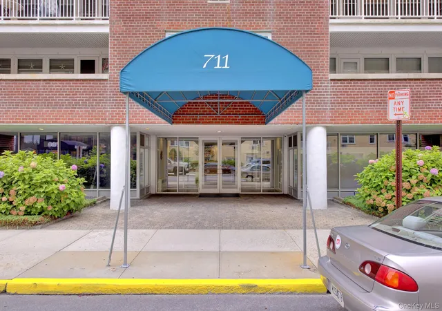 Listing Photo 3 - Condo for sale in building located at 711 Shore Rd, Hempstead, NY 11550 - Unit #1N