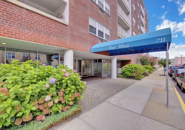 Listing Photo 4 - Condo for sale in building located at 711 Shore Rd, Hempstead, NY 11550 - Unit #1N