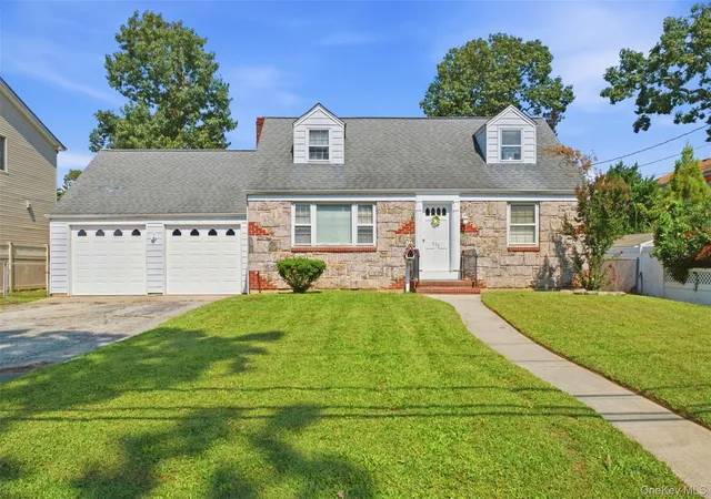 Photo 1 of Single family home for sale at 573 Grove Pl, Hempstead, NY 11572 | MLS# 1041863 | Listing updated on 2026-10-08