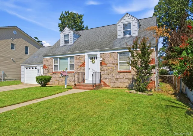 Photo 2 of Single family home for sale at 573 Grove Pl, Hempstead, NY 11572 | MLS# 1041863 | Listing updated on 2026-10-08