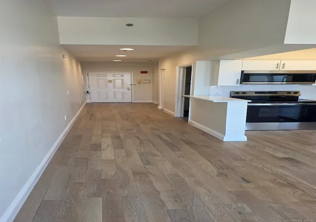 Photo 3 of House for sale at 100 New Roc City Pl #315, New Rochelle, NY 10801 | MLS# 1041867 | Listing updated on 2026-08-29