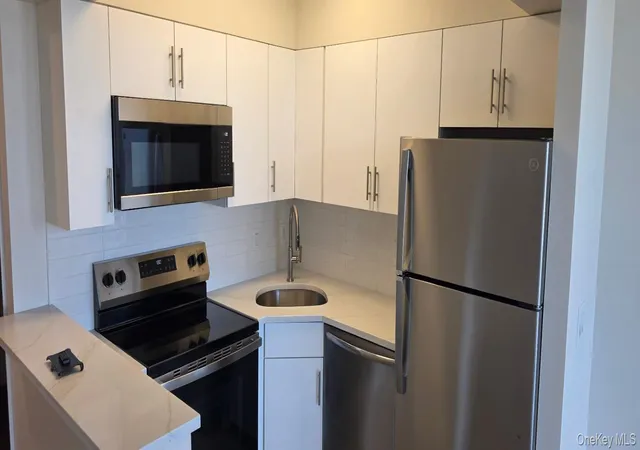 Photo 4 of House for sale at 100 New Roc City Pl #315, New Rochelle, NY 10801 | MLS# 1041867 | Listing updated on 2026-08-29