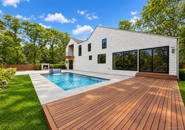 Photo 3 of Single family home for sale at 1768 Majors Path, Southampton, NY 11968 | MLS# 1041882 | Listing updated on 2026-09-18
