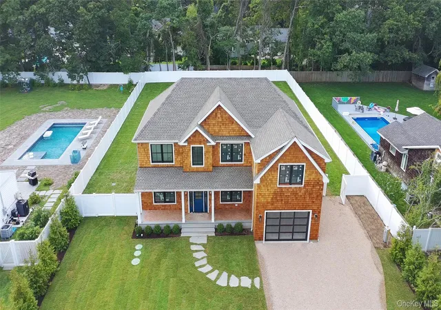 Photo 1 of Single family home for sale at 17 Nidzyn Ave, Southampton, NY 11960 | MLS# 1041897 | Listing updated on 2026-09-06