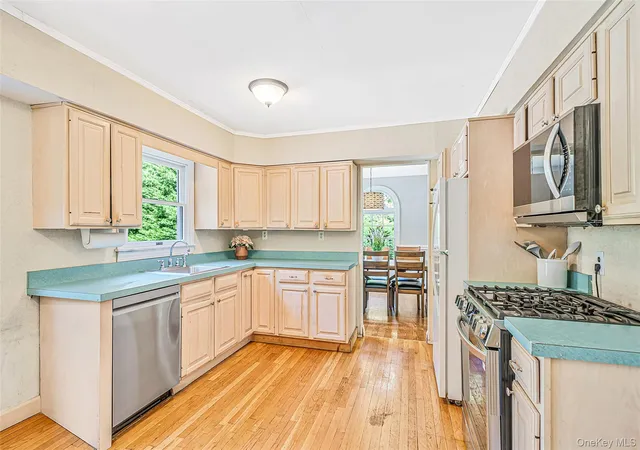 Photo 3 of Sale Pending at 16 Dogwood Dr, Smithtown, NY 11787 | MLS# 1041929 | Listing updated on 2026-09-25