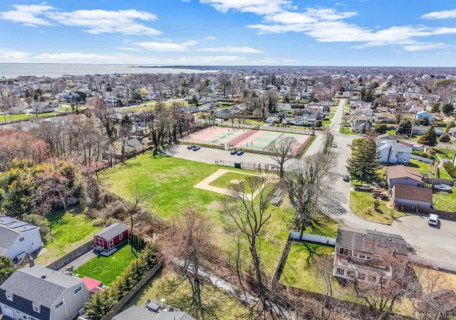 Photo 3 of Single family home for sale at 35 Thorburn Ave, Brookhaven, NY 11772 | MLS# 1042002 | Listing updated on 2026-09-13