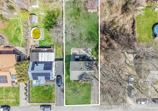 Photo 3 of Single family home for sale at 35 Thorburn Ave, Brookhaven, NY 11772 | MLS# 1042002 | Listing updated on 2026-09-13