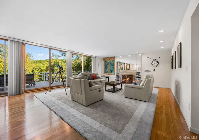 Photo 4 of Single family home for sale at 21 Kings Grant Way, Mount Pleasant, NY 10510 | MLS# 1042009 | Listing updated on 2026-09-18
