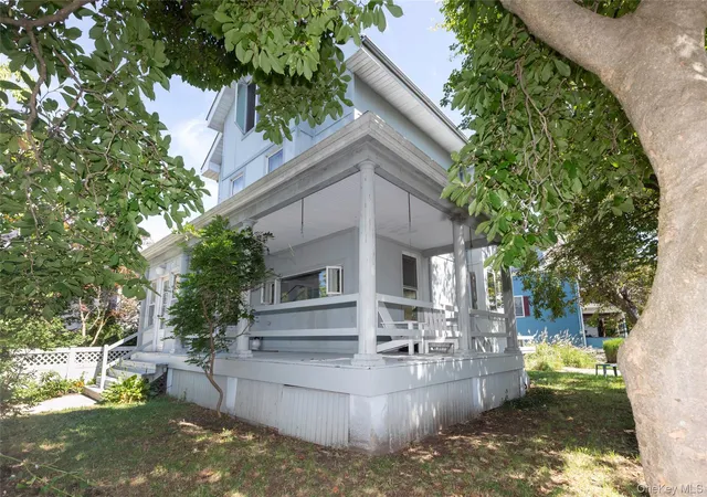 Photo 2 of Single family home for sale at 500 Minnieford Ave, New York, NY 10464 | MLS# 1042030 | Listing updated on 2026-09-16