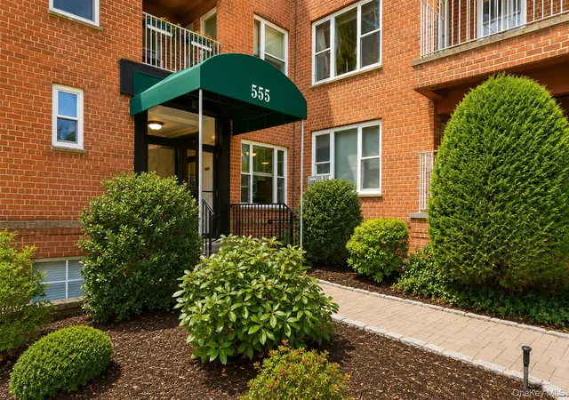 Listing Photo 1 - Condo for sale in building located at 555 Broadway, Greenburgh, NY 10706 - Unit #1i