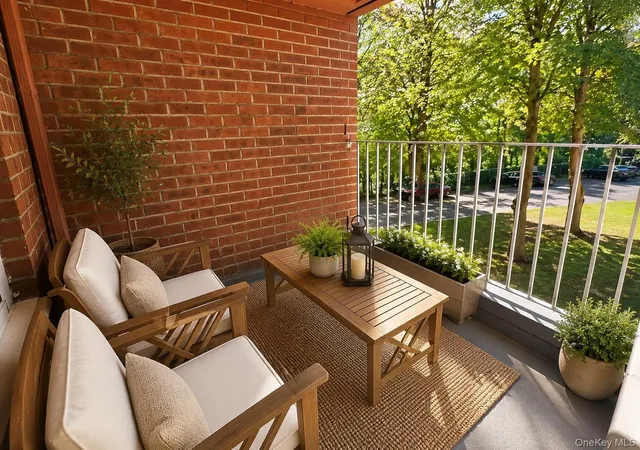Listing Photo 4 - Condo for sale in building located at 555 Broadway, Greenburgh, NY 10706 - Unit #1i