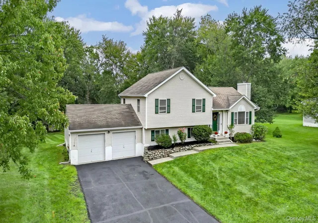 Photo 1 of Single family home for sale at 101 Lexington Dr, Newburgh (town), NY 12550 | MLS# 1042074 | Listing updated on 2026-09-16