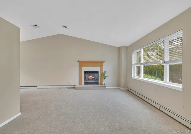 Photo 4 of Single family home for sale at 101 Lexington Dr, Newburgh (town), NY 12550 | MLS# 1042074 | Listing updated on 2026-09-16
