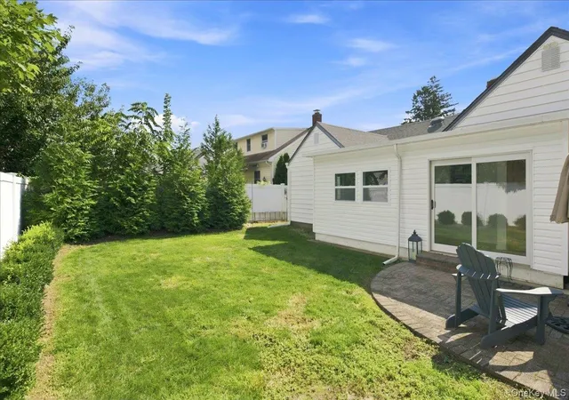 Photo 20 of Single family home for sale at 51 Dawson Ave, Smithtown, NY 11754 | MLS# 1042076 | Listing updated on 2026-09-08