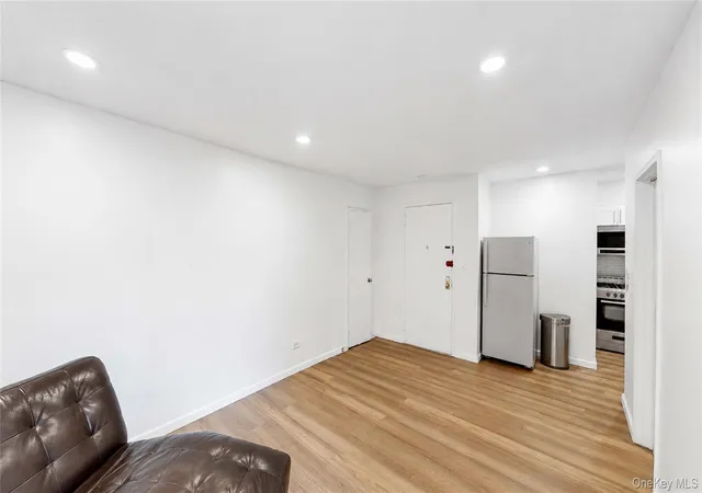 Listing Photo 4 - Condo for sale in building located at 50-21 39Th Pl, New York, NY 11104 - Unit #1A