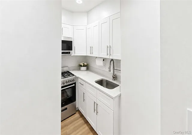 Listing Photo 5 - Condo for sale in building located at 50-21 39Th Pl, New York, NY 11104 - Unit #1A