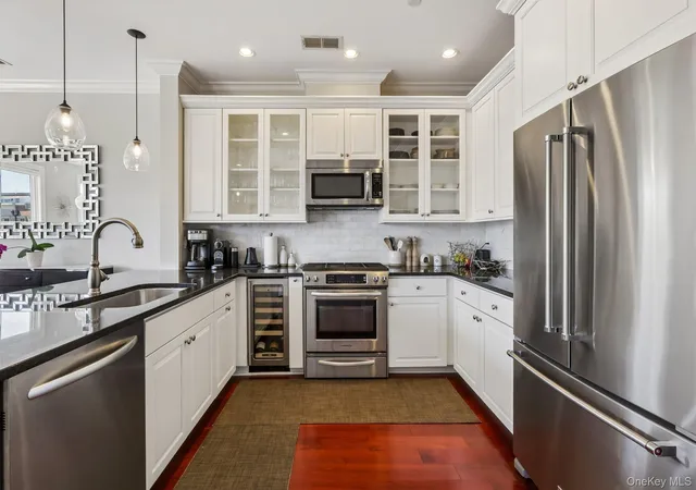 Photo 4 of Condo for sale at 16 Rivers Edge Dr #310, Greenburgh, NY 10591 | MLS# 1042142 | Listing updated on 2026-09-18