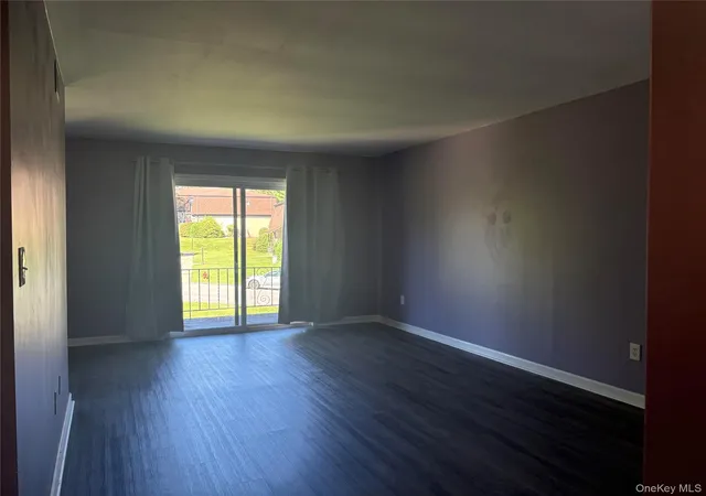 Listing Photo 5 - Condo for sale in building located at 210 Cherry Hl Dr, Poughkeepsie, NY 12603