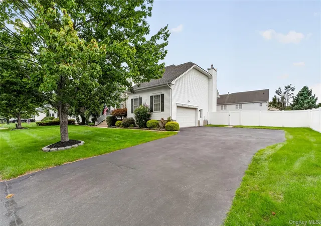 Photo 2 of Single family home for sale at 2506 Constitution Way, New Windsor, NY 12553 | MLS# 1042179 | Listing updated on 2026-09-16
