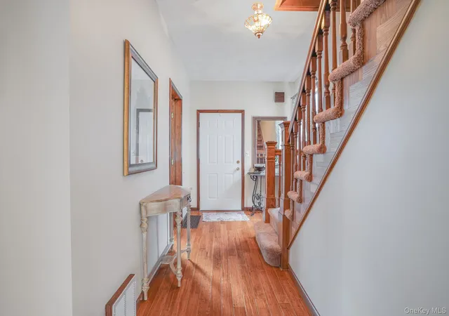 Photo 3 of Single family home for sale at 25 Taylor Ave, Poughkeepsie, NY 12601 | MLS# 1042187 | Listing updated on 2026-09-16