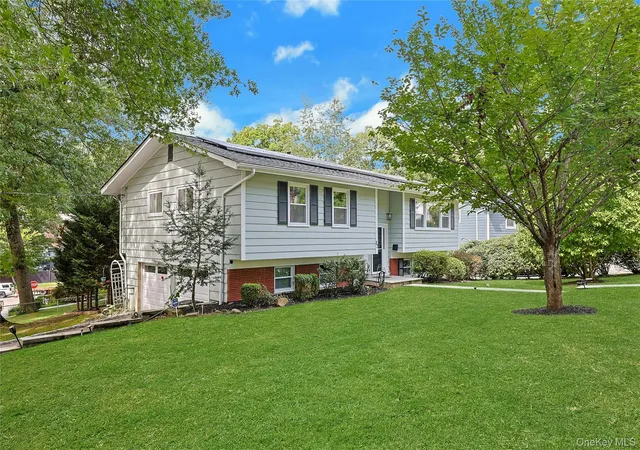 Photo 2 of Single family home for sale at 82 Price St, Greenburgh, NY 10522 | MLS# 1042195 | Listing updated on 2026-10-02