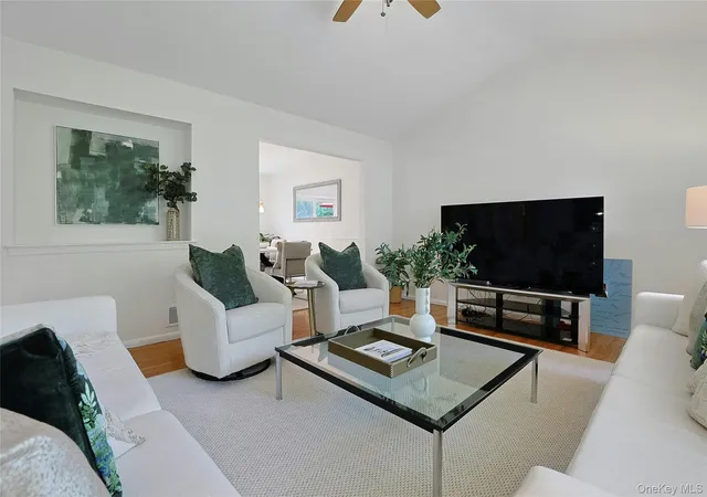 Photo 3 of Single family home for sale at 82 Price St, Greenburgh, NY 10522 | MLS# 1042195 | Listing updated on 2026-10-02