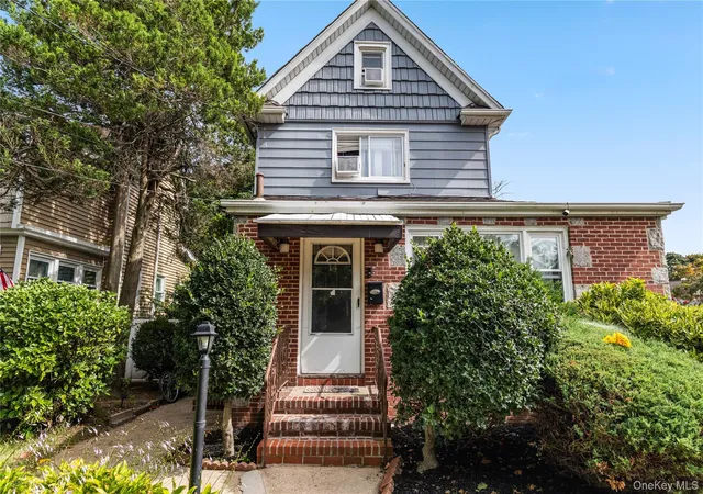 Photo 2 of Multi family home for sale at 14 Chestnut St, Hempstead, NY 11563 | MLS# 1042251 | Listing updated on 2026-09-28
