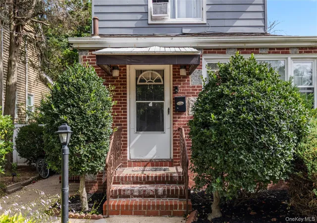 Photo 3 of Multi family home for sale at 14 Chestnut St, Hempstead, NY 11563 | MLS# 1042251 | Listing updated on 2026-09-28