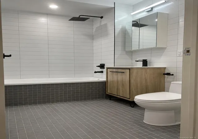 Photo 4 of Condo for sale at 5540 97Th Pl #3B, New York, NY 11368 | MLS# 1042252 | Listing updated on 2026-08-25