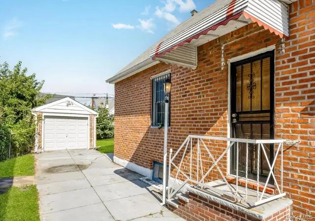 Photo 3 of Single family home for sale at 116 36 234th Street, New York, NY 11411 | MLS# 1042253 | Listing updated on 2026-09-23